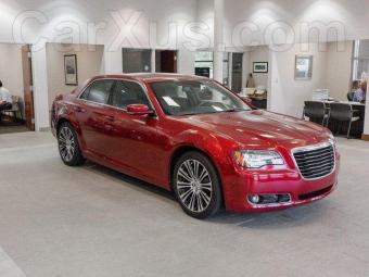 2012-Chrysler-300-S-Rwd